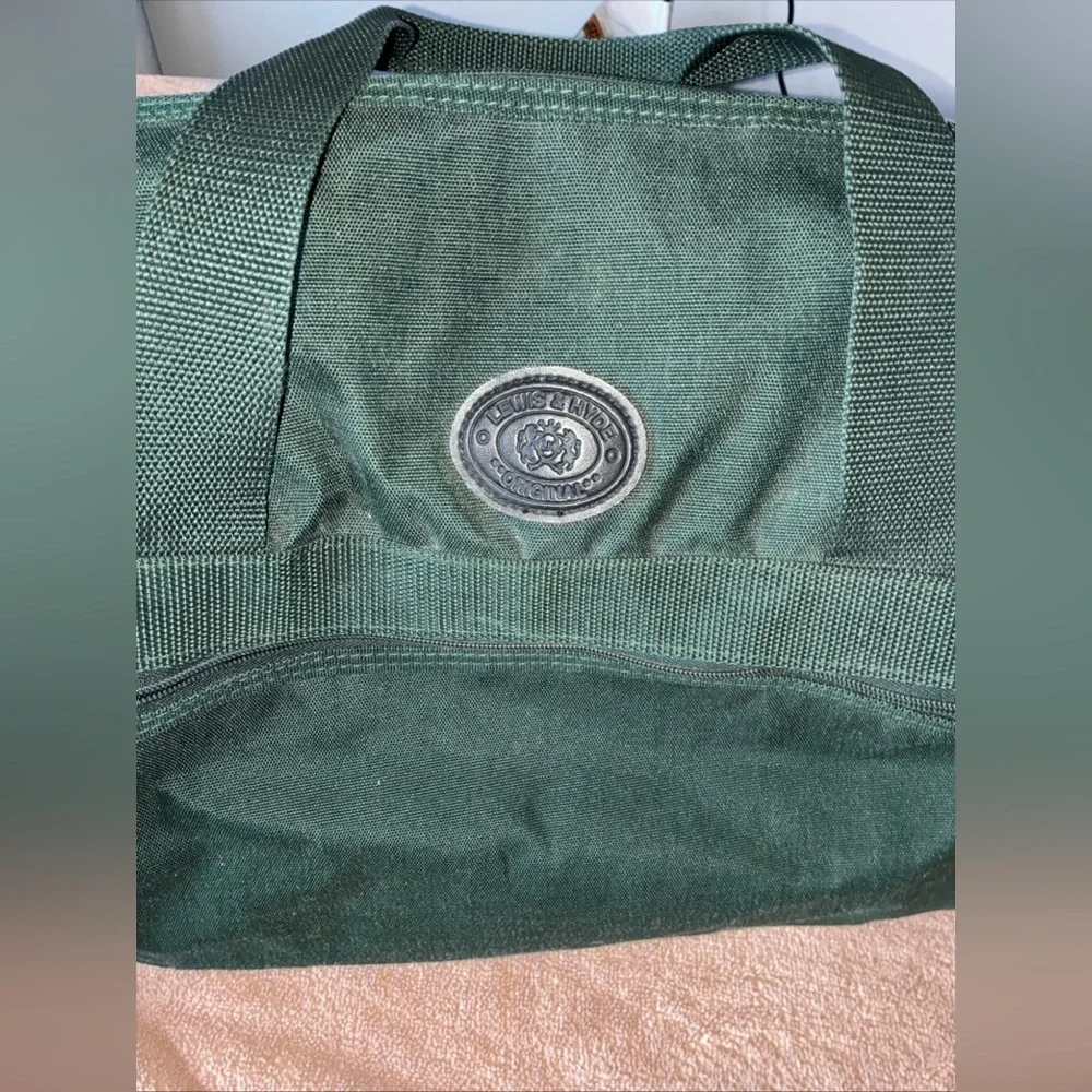 Lewis & Hyde Luggage Forest Green High Quality Duffel/Gym Bag Apx 11”x 17” X 14”